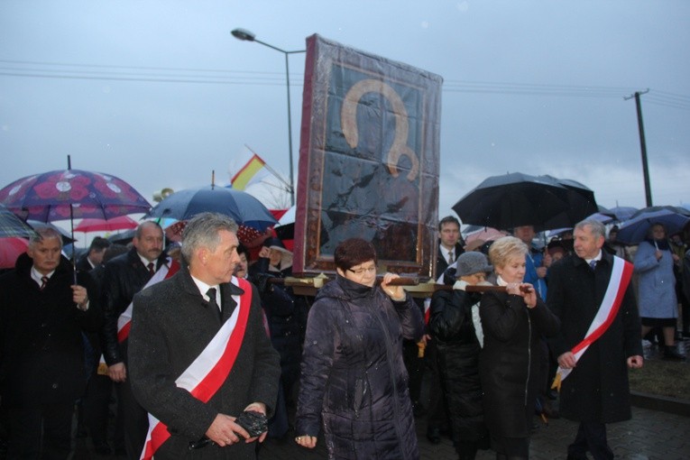 Powitanie ikony MB Częstochowskiej w parafii św. Brata Alberta w Sochaczewie