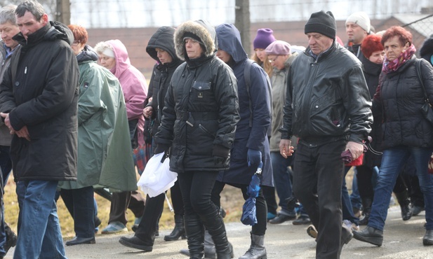 Droga Krzyżowa o Trzeźwość Narodu w byłym KL Auschwitz-Birkenau - 2017.