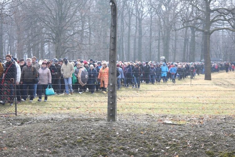 Droga Krzyżowa w intencji trzeźwości w byłym KL Birkenau 2017