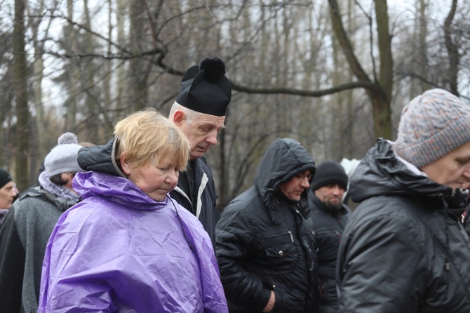 Droga Krzyżowa w intencji trzeźwości w byłym KL Birkenau 2017