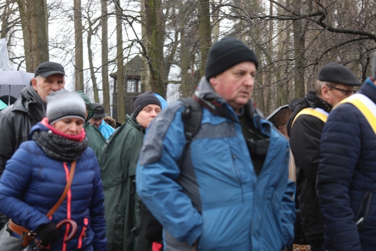 Droga Krzyżowa w intencji trzeźwości w byłym KL Birkenau 2017