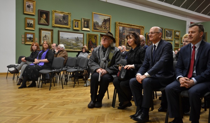 Otwarcie wystawy zgromadziło na zamku tłumy miłośników sztuki