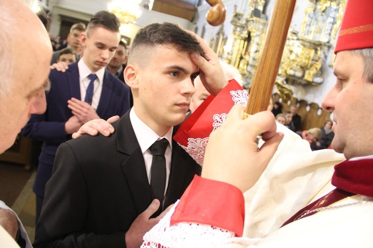 Bierzmowanie w Zakliczynie cz. 1