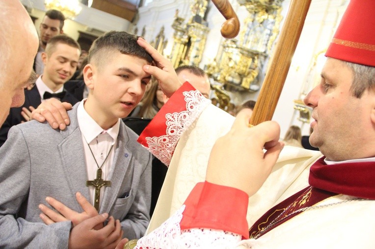 Bierzmowanie w Zakliczynie cz. 1