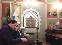 	Modlitwa w klasztornej kaplicy.