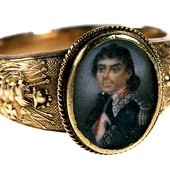 ▲	Złoty pierścień z portretem Tadeusza Kościuszki.