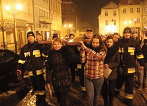 Wszystkie czuwania rozpoczną się o 17.00 i potrwają do 21.00. Na zdjęciu ubiegłoroczna peregrynacja znaków ŚDM w Kożuchowie.