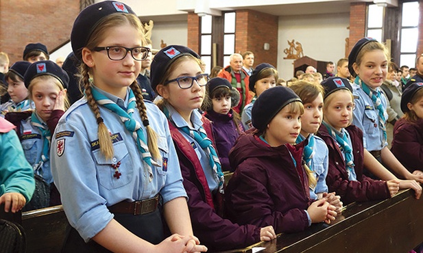 Skauting, jak każda inna forma harcerstwa, jest propozycją  dla chłopców i dziewcząt. Na zdjęciu: Koszalin, 19 marca  – Msza św. dla skautów w kościele pw. św. Wojciecha.