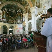 To dzięki środowisku naszej diecezji rokrocznie w Krzeszowie odbywa się wielkie, wielotysięczne spotkanie osób niepełnosprawnych z całego Dolnego Śląska. 