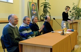 Gości z Lublina, Nysy i Warszawy oraz uczestników wita liderka Paulina Sołśnia.