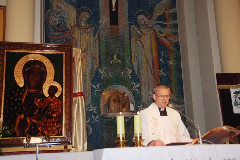 Powitanie ikony MB Częstochowskiej w parafii pw. Narodzenia NMP w Sochaczewie