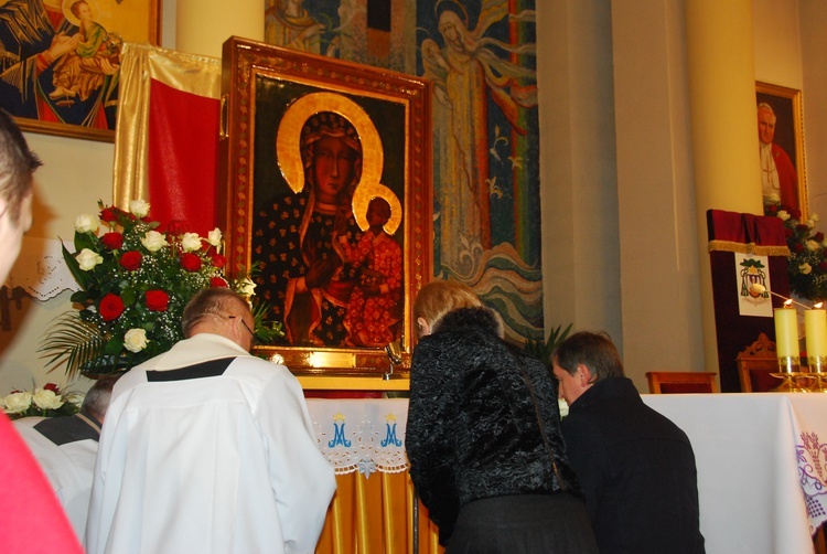 Powitanie ikony MB Częstochowskiej w parafii pw. Narodzenia NMP w Sochaczewie