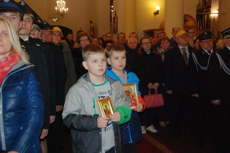 Powitanie ikony MB Częstochowskiej w parafii pw. Narodzenia NMP w Sochaczewie