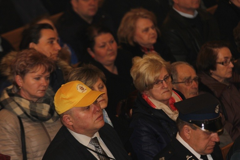 Powitanie ikony MB Częstochowskiej w parafii pw. Narodzenia NMP w Sochaczewie