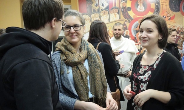 Na zakończenie rekolekcji studenci ze wspólnoty "Terebint" zaprosili wszystkich na spotkanie przy stole