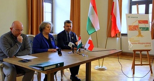 Będzie tablica upamiętniająca polską pomoc dla Węgrów w 1956 r.