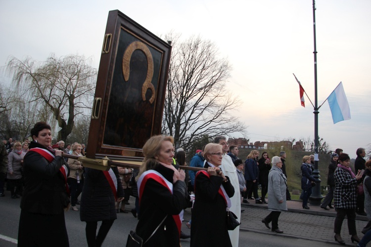 Powitanie ikony MB Częstochowskiej w parafii pw. św. Wawrzyńca w Sochaczewie