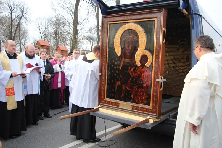 Powitanie ikony MB Częstochowskiej w parafii pw. św. Wawrzyńca w Sochaczewie