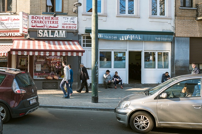 Szyldy po arabsku  to w Molenbeek oczywistość.