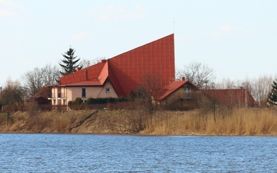 Parafia na cztery i pół wioski