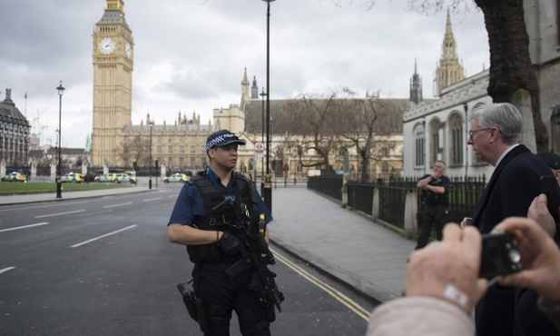 W. Brytania: Ewakuacja gmachu parlamentu