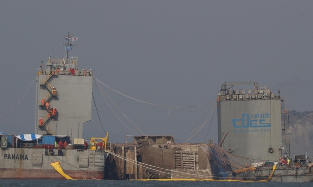 Sewol znów na powierzchni