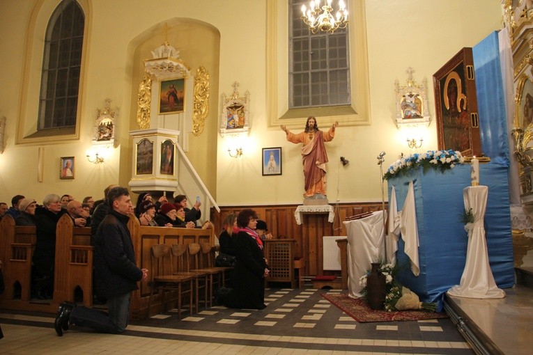 Powitanie ikony MB Częstochowskiej w Brzozowie