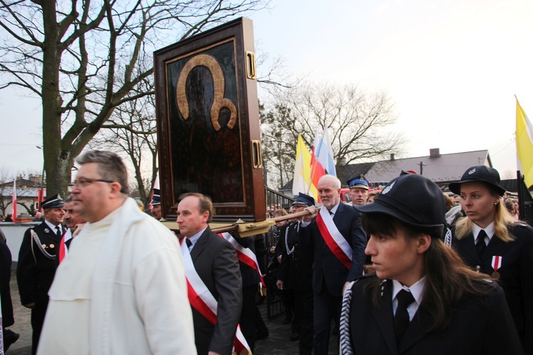 Powitanie ikony MB Częstochowskiej w Brzozowie