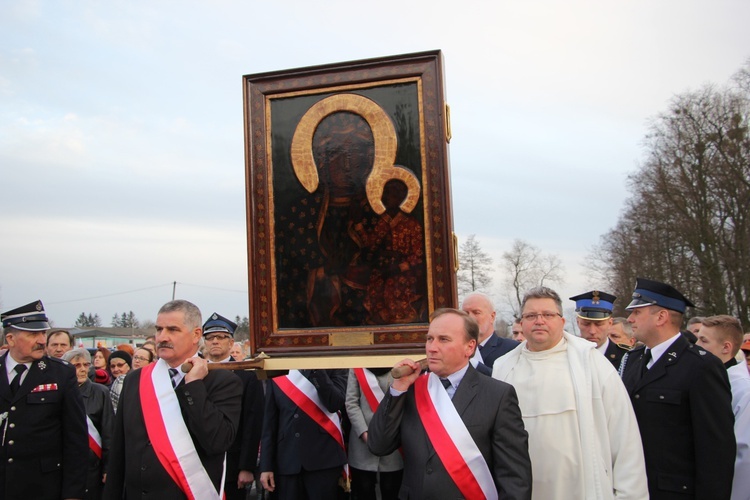 Powitanie ikony MB Częstochowskiej w Brzozowie