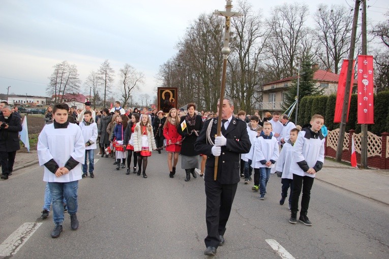 Powitanie ikony MB Częstochowskiej w Brzozowie