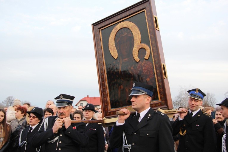 Powitanie ikony MB Częstochowskiej w Brzozowie