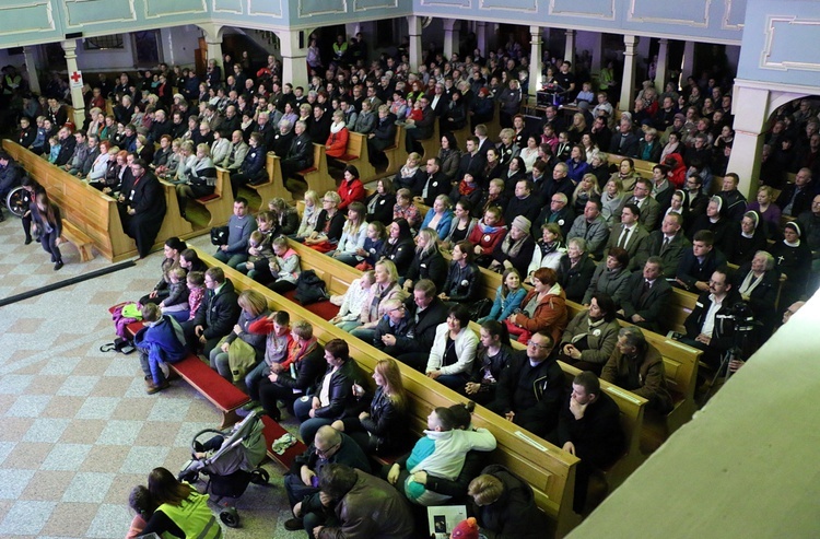 Koncert Mietka Szcześniaka w Miliczu