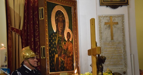 Przez sobotę i niedzielę obraz Matki Bożej Częstochowskiej "zamieszkał" w kościele w Słubicach