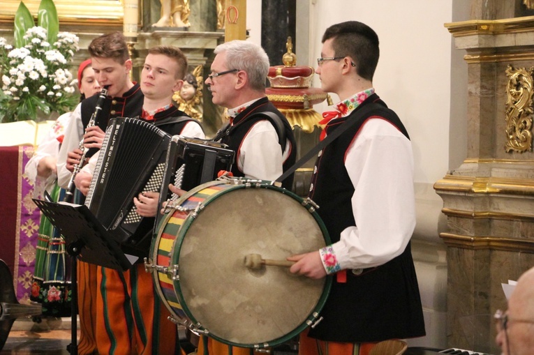 Koncert w bazylice katedralnej w Łowiczu