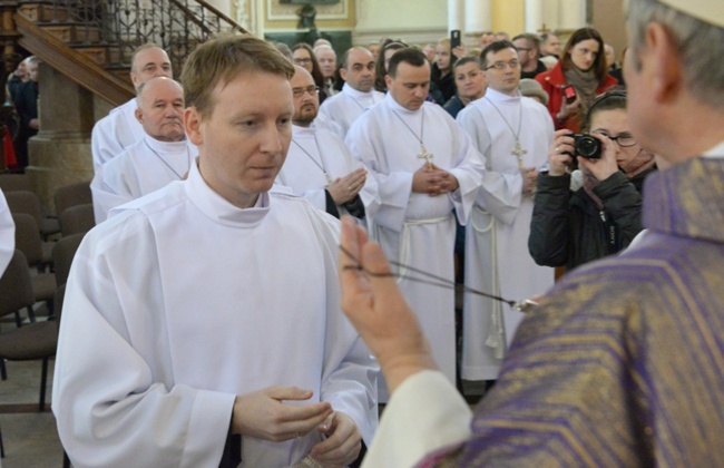 Kolejni nadzwyczajni szafarze Komunii św.