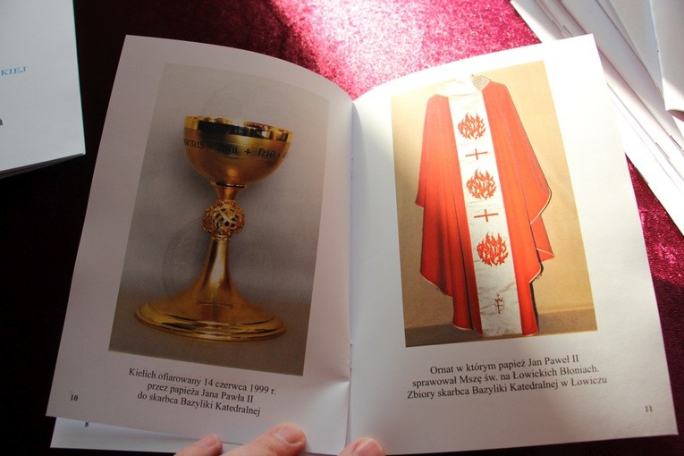 Wernisaż wystawy "Pamiątki XXV-lecia Diecezji Łowickiej"