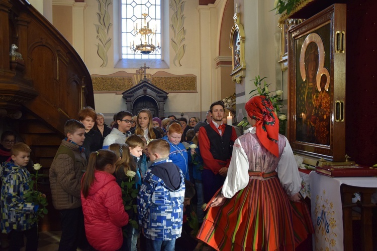 Powitanie ikony MB Częstochowskiej w Sannikach