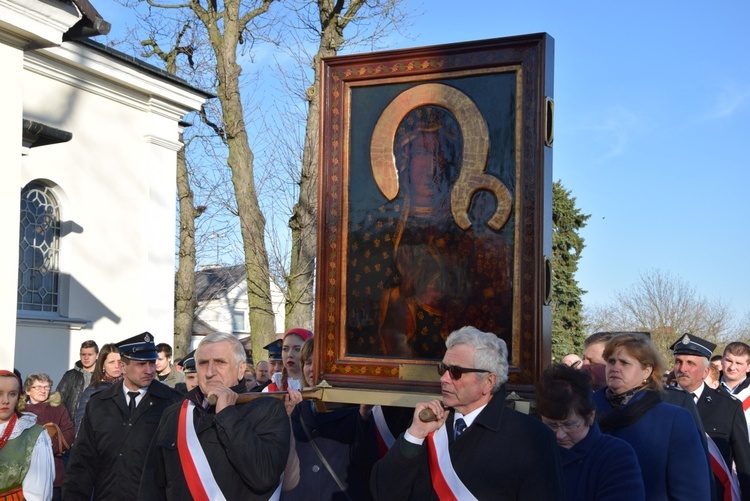 Powitanie ikony MB Częstochowskiej w Sannikach