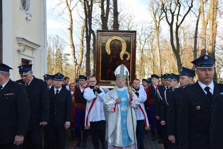 Powitanie ikony MB Częstochowskiej w Sannikach