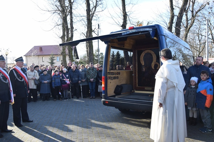 Powitanie ikony MB Częstochowskiej w Sannikach