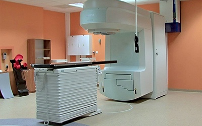 Elektronami w raka piersi - powstał polski akcelerator do radioterapii