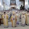 ▲	Rocznicowej Eucharystii przewodniczył abp Wacław Depo, pochodzący z diecezji radomskiej metropolita częstochowski.