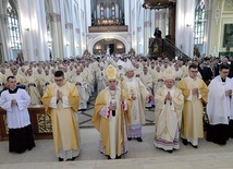 ▲	Rocznicowej Eucharystii przewodniczył abp Wacław Depo, pochodzący z diecezji radomskiej metropolita częstochowski.