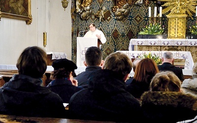 ▲	Spotkania odbywają się w kościele przenikniętym duchem dominikańskim.