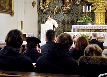 ▲	Spotkania odbywają się w kościele przenikniętym duchem dominikańskim.