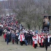 ▲	W ubiegłym roku w Nabożeństwie Kalwarii Rokitniańskiej wzięło udział ponad 2 tys. osób nie tylko z naszej diecezji.