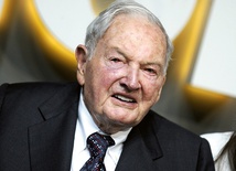 David Rockefeller był ostatnim żyjącym wnukiem słynnego Johna D. Rockefellera, uznawanego za najbogatszego człowieka w historii.