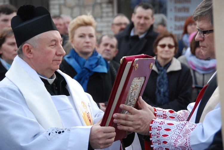 Powitanie ikony MB Częstochowskiej w Kiernozi