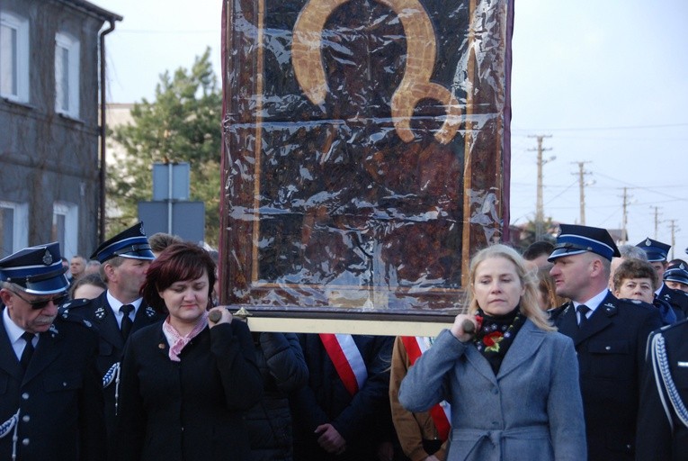 Powitanie ikony MB Częstochowskiej w Kiernozi