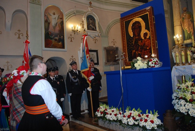 Powitanie ikony MB Częstochowskiej w Kiernozi